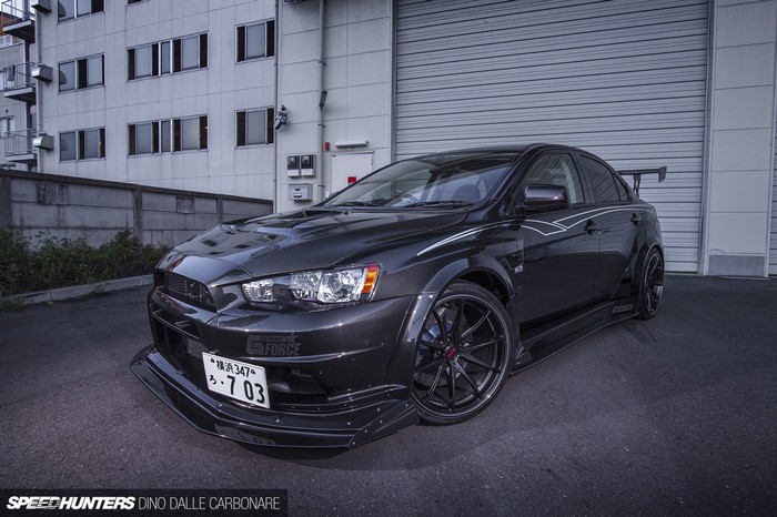 Mitsubishi Lancer Evolution X with custom body kit
