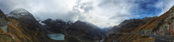 Panoramic view of a mountain pass in the Alps