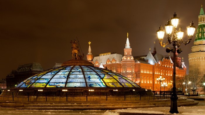 Night view of State Historical Museum and dome in Moscow