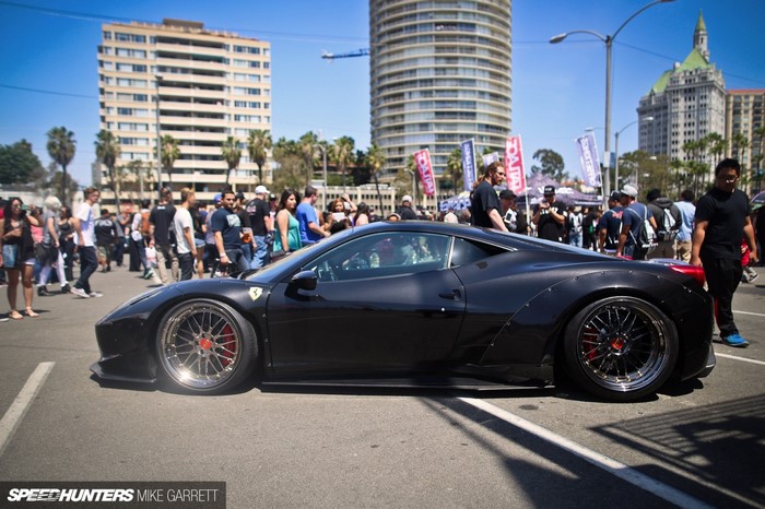 Black Ferrari 458 with widebody kit at Speedhunters event