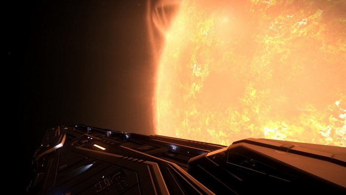 Elite Dangerous: Spaceship near a bright Sun