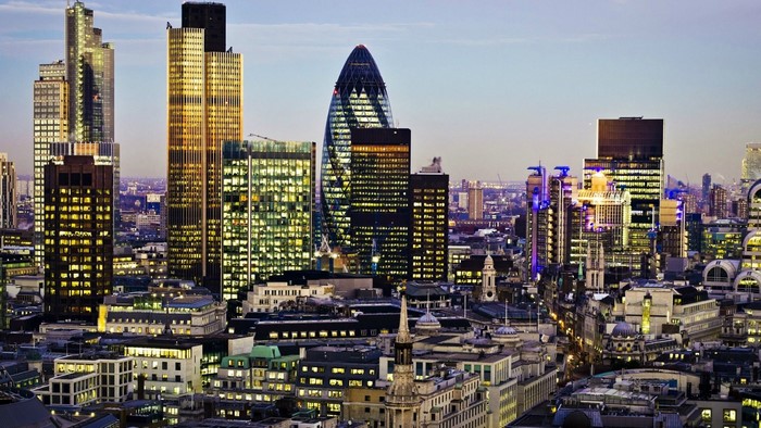 London Cityscape at Dusk with Iconic Skyline