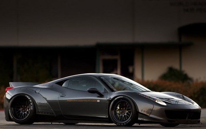 Widebody Ferrari 458 Italia with custom wheels