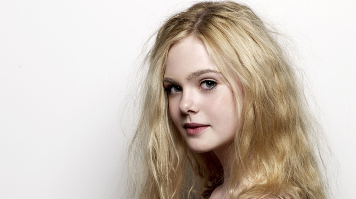 Elle Fanning portrait