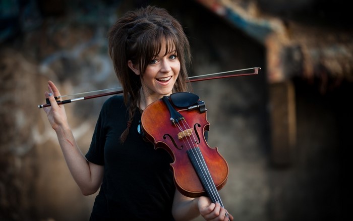 Lindsey Stirling playing the violin