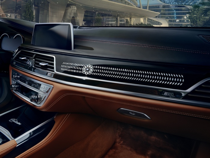 BMW 750Li xDrive Solitaire interior