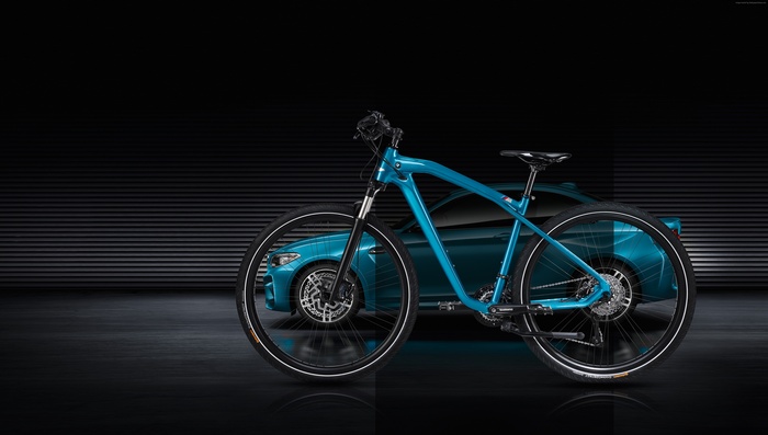 BMW Cruise M Bike and Car