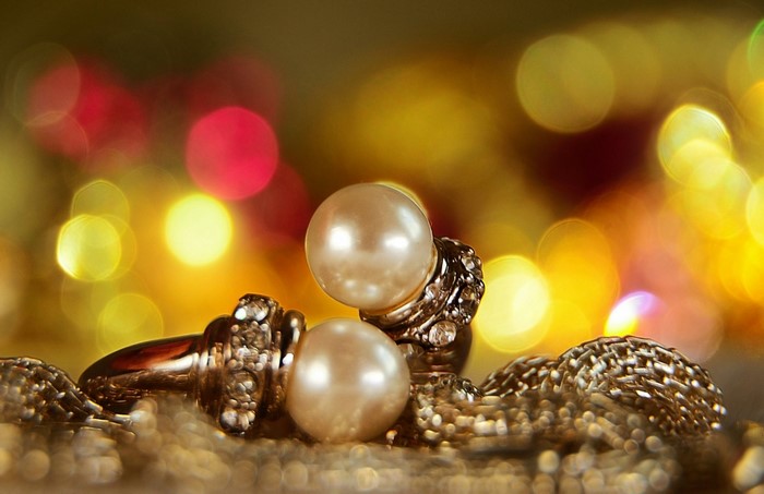 Close up of pearl jewelry with bokeh background