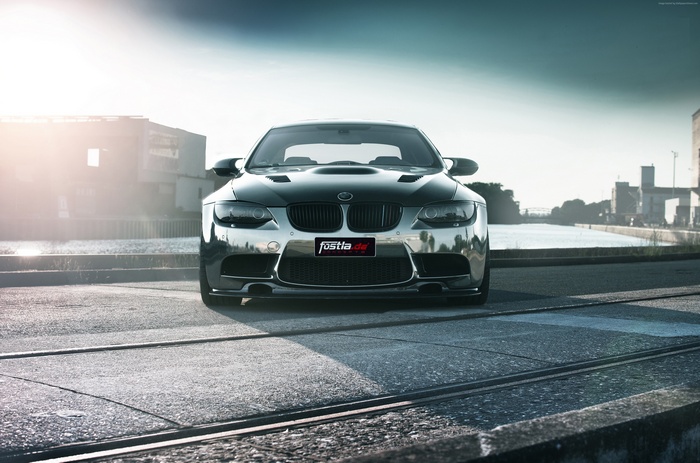 Fostla BMW M3 Coupe by a canal