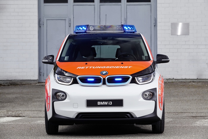 BMW i3 emergency response vehicle with "RETTUNGSDIENST" text