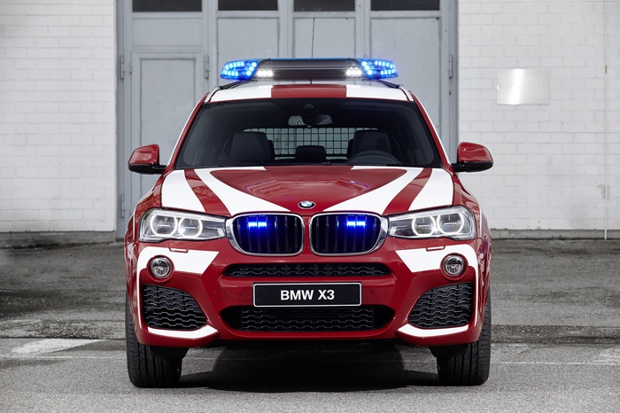 Red BMW X3 M Sport Feuerwehr Safety Car