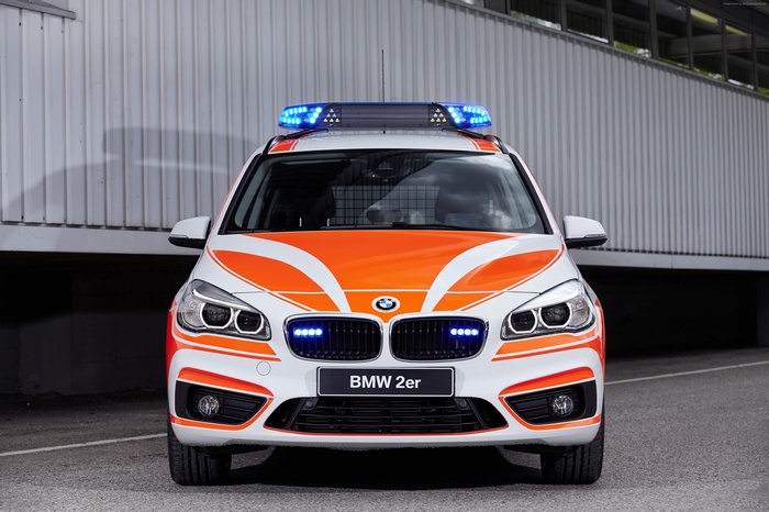 BMW 2er Gran Tourer emergency vehicle with blue lights