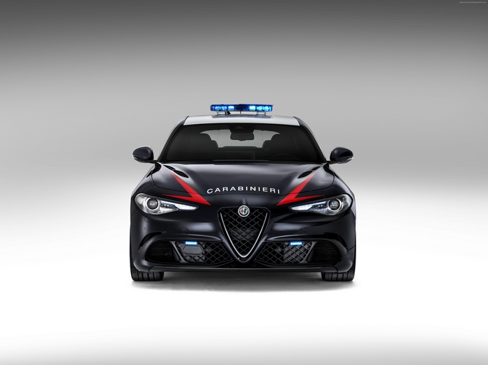 Alfa Romeo Giulia Quadrifoglio Carabinieri police car