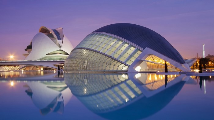 L'Hemisfèric and Palau de les Arts Reina Sofía in Valencia, Spain