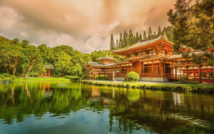 Byodo-In Temple with reflection in pond