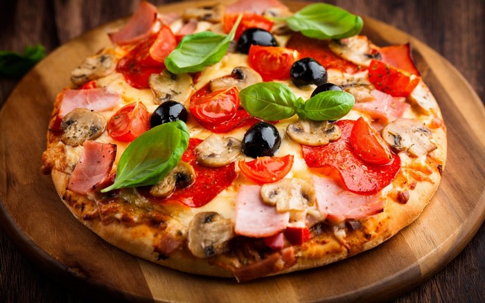 Delicious Italian Style Pepperoni and Veggie Pizza