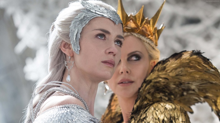 Emily Blunt and Charlize Theron in The Huntsman: Winter's War