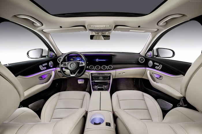 Mercedes-Benz E 320 L Exclusive Line Interior