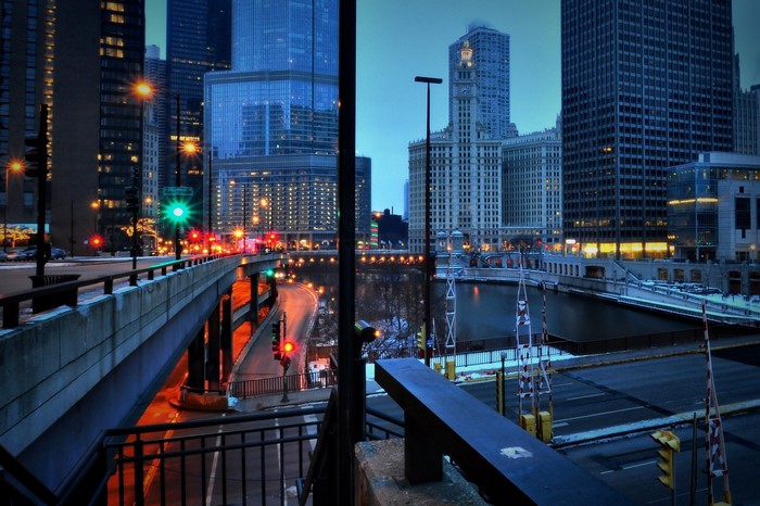 Chicago cityscape at dusk with river and skyscrapers