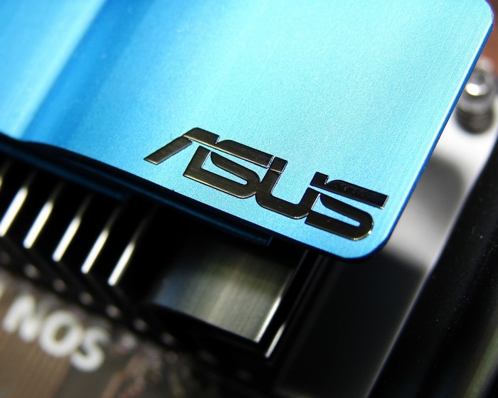 ASUS logo on a blue heatsink