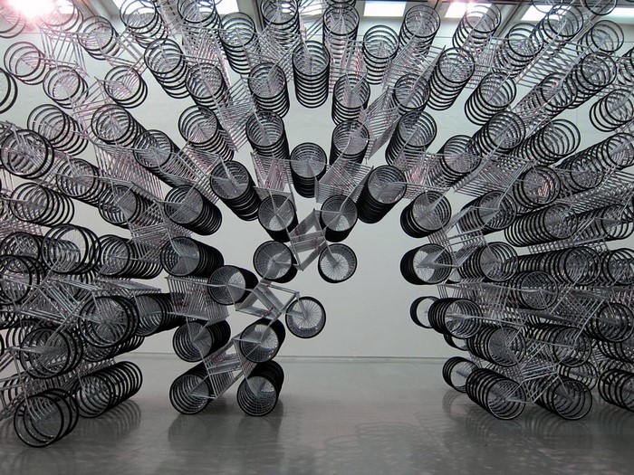 Installation art of bicycle wheels