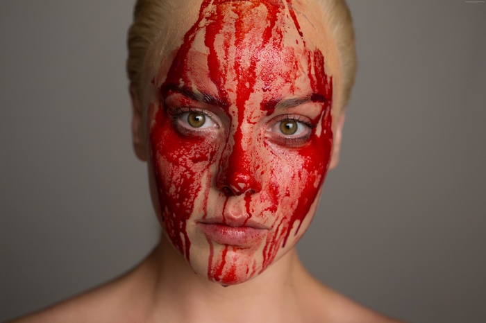 Abbie Cornish with blood on her face