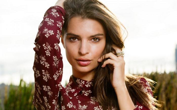Emily Ratajkowski portrait with hands on head