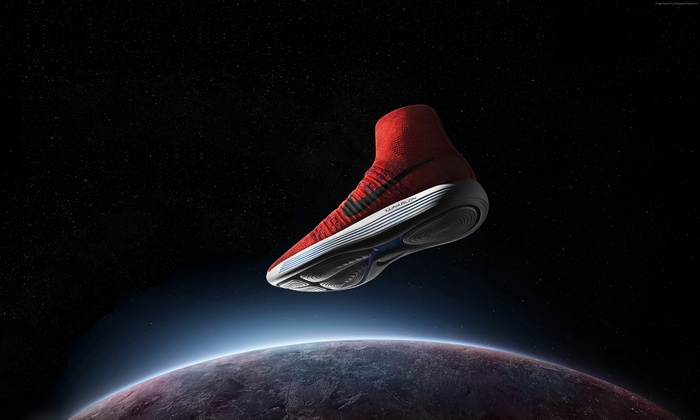 Nike LunarEpic Flyknit sneakers in space