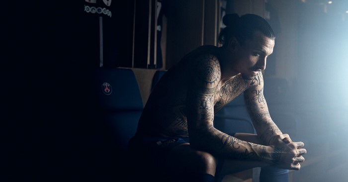 Zlatan Ibrahimović in Paris Saint-Germain locker room