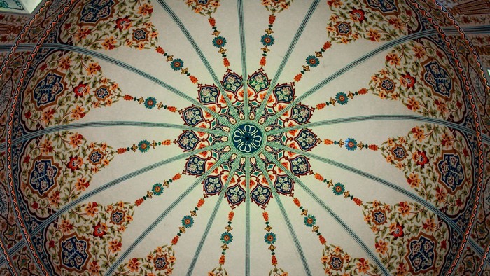 Intricate floral dome ceiling artwork in Pakistan