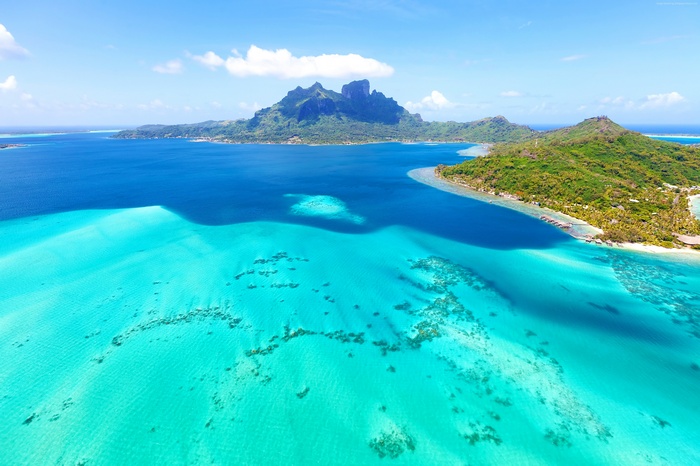 Bora Bora island and turquoise lagoon 4K