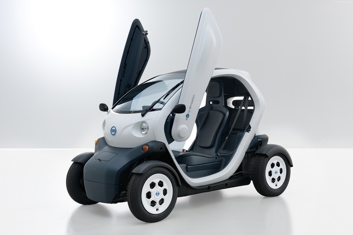 Nissan New Mobility electric car with butterfly doors