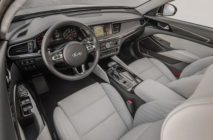 Interior of a Kia Cadenza sedan