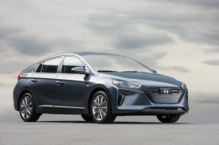 Hyundai Ioniq Hybrid at NYIAS 2016