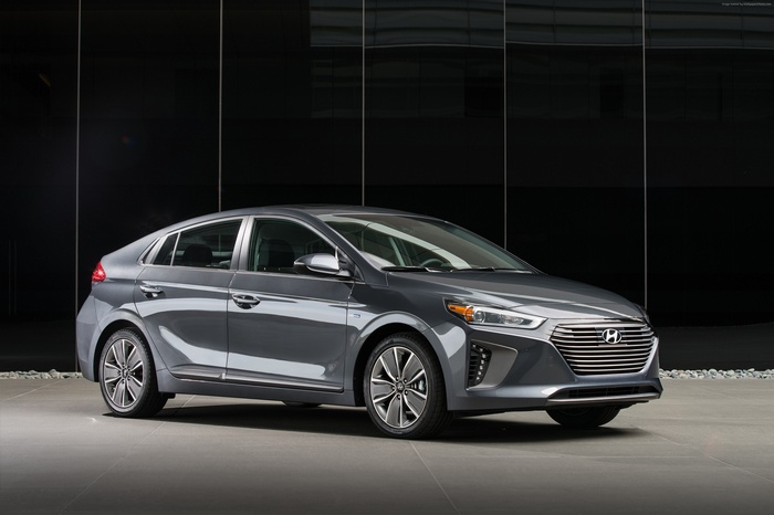 Hyundai Ioniq Hybrid at NYIAS 2016