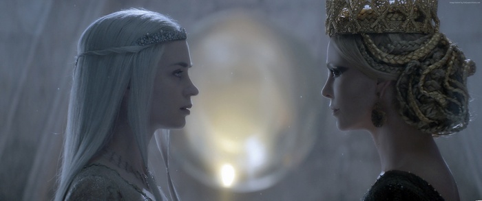 Emily Blunt and Charlize Theron in The Huntsman: Winter's War