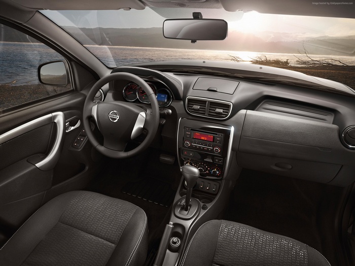 Nissan Terrano crossover interior