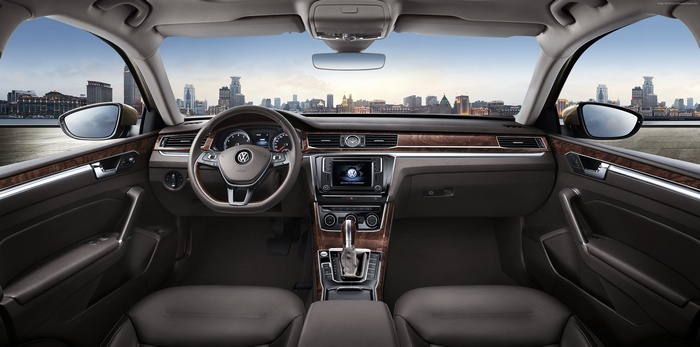 Volkswagen Passat NMS interior with city view