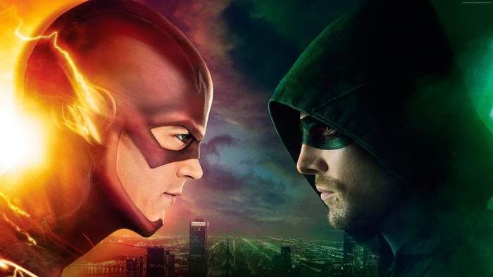 The Flash and Arrow facing each other