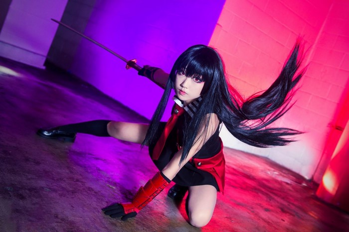 Akame from Akame ga Kill cosplay with sword