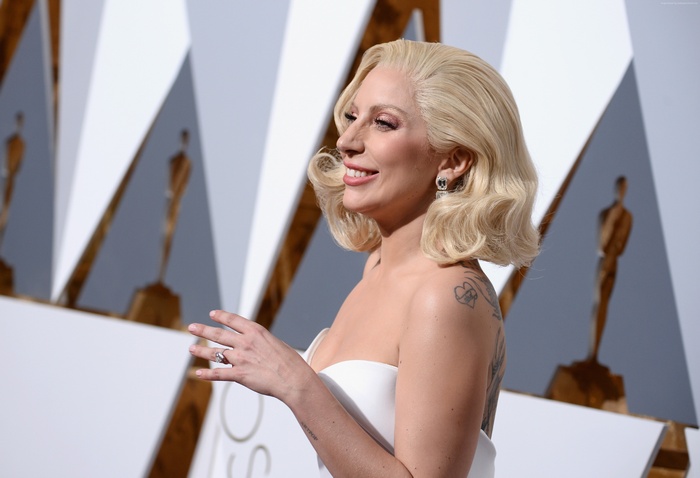 Lady Gaga at the Oscars 2016