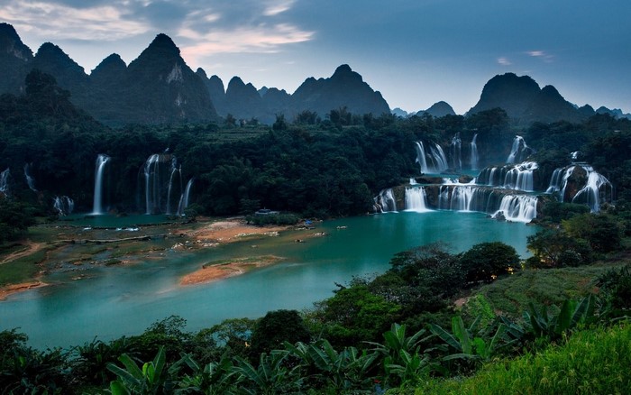 Ban Gioc Waterfall, Vietnam and China
