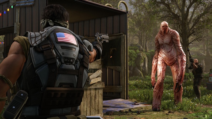 XCOM 2 soldier fighting a creature