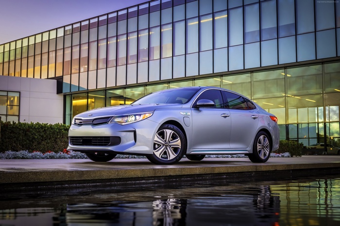 Kia Optima Plug-In Hybrid at Geneva Auto Show 2016
