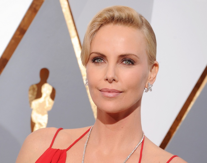 Charlize Theron at the Oscars 2016