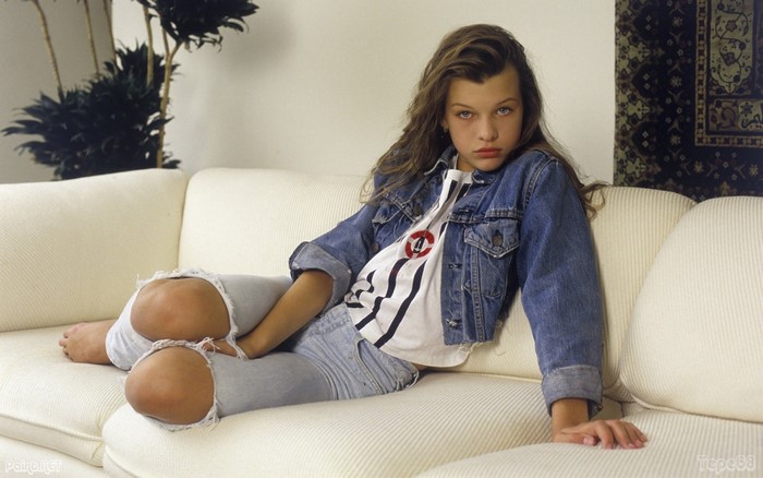 women, model, blue eyes, Milla Jovovich, sitting, actress, jeans ...