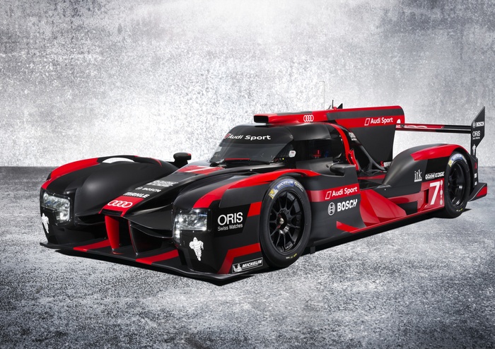 Audi R18 e-tron quattro LMP1 race car