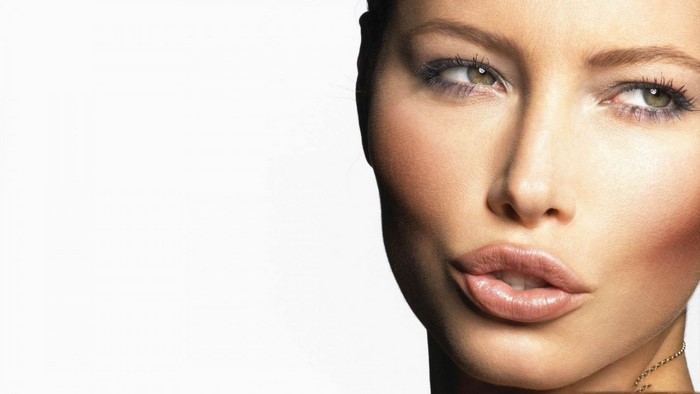 Close up of Jessica Biel's face