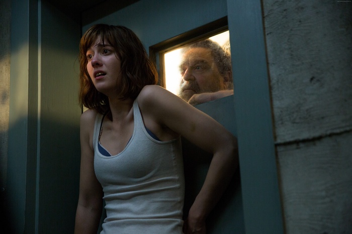 Mary Elizabeth Winstead and John Goodman in 10 Cloverfield Lane