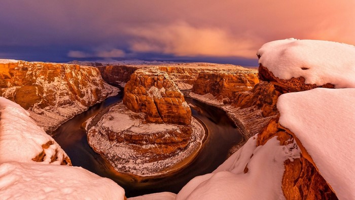 Horseshoe Bend Canyon in Arizona with Snow